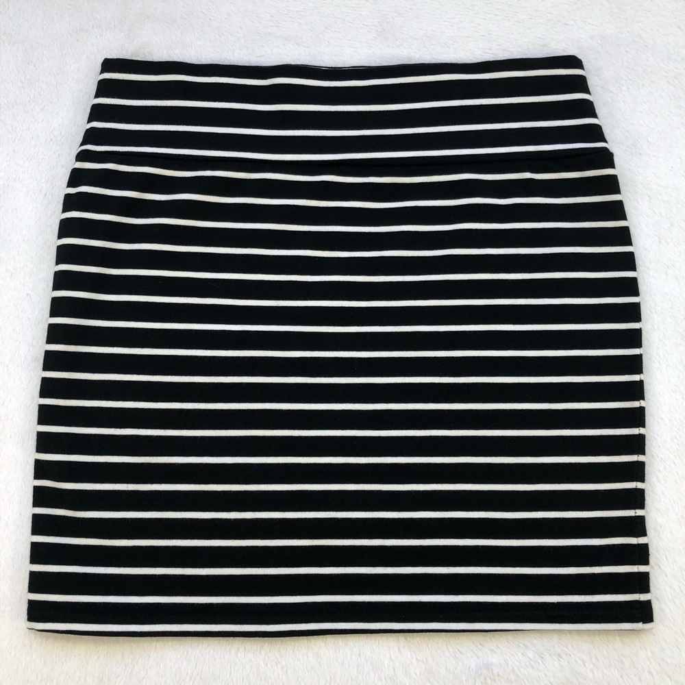 Cotton On, Striped Mini Skirt, Size Small - Picture 4 of 11